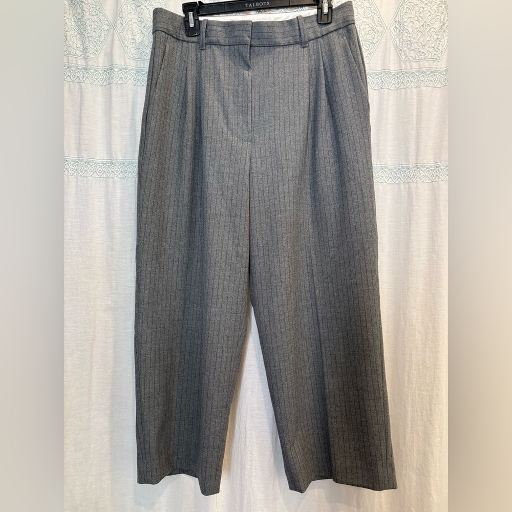 Aritzia The Effortless Pant in Gray Pinstripe